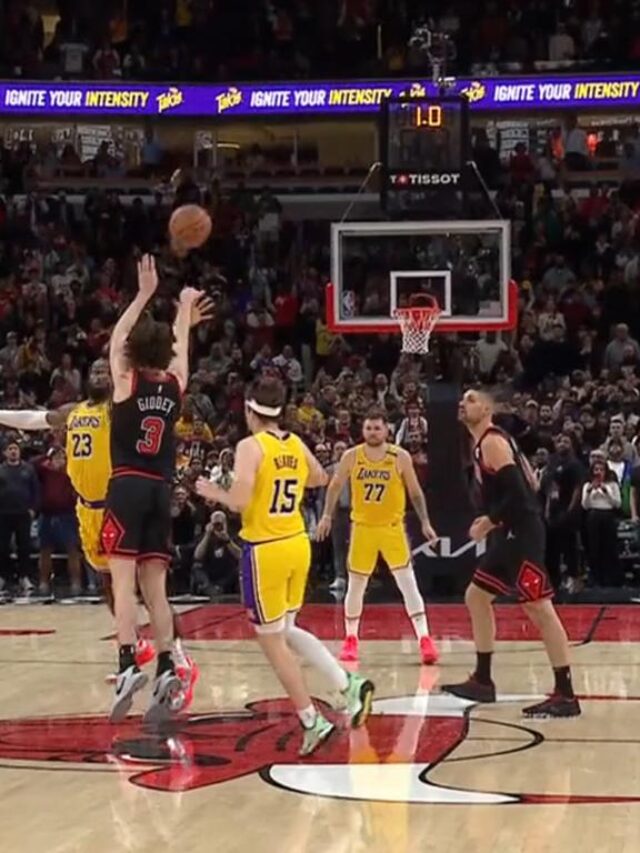 Josh Giddey Shocks the NBA with Insane Half-Court Buzzer-Beater Over LeBron James!