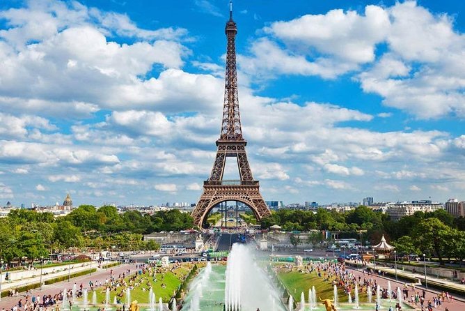 Eiffel Tower heatwave shutdown, Europe extreme weather 2025, record-breaking heat France, climate change impact tourism, Paris tourist attraction closed heatwave