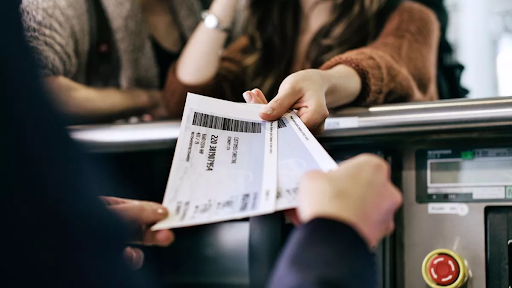 budget travel hacks cheap flights 2025 business class upgrade tips affordable holiday ideas expert travel advice money-saving flight tips