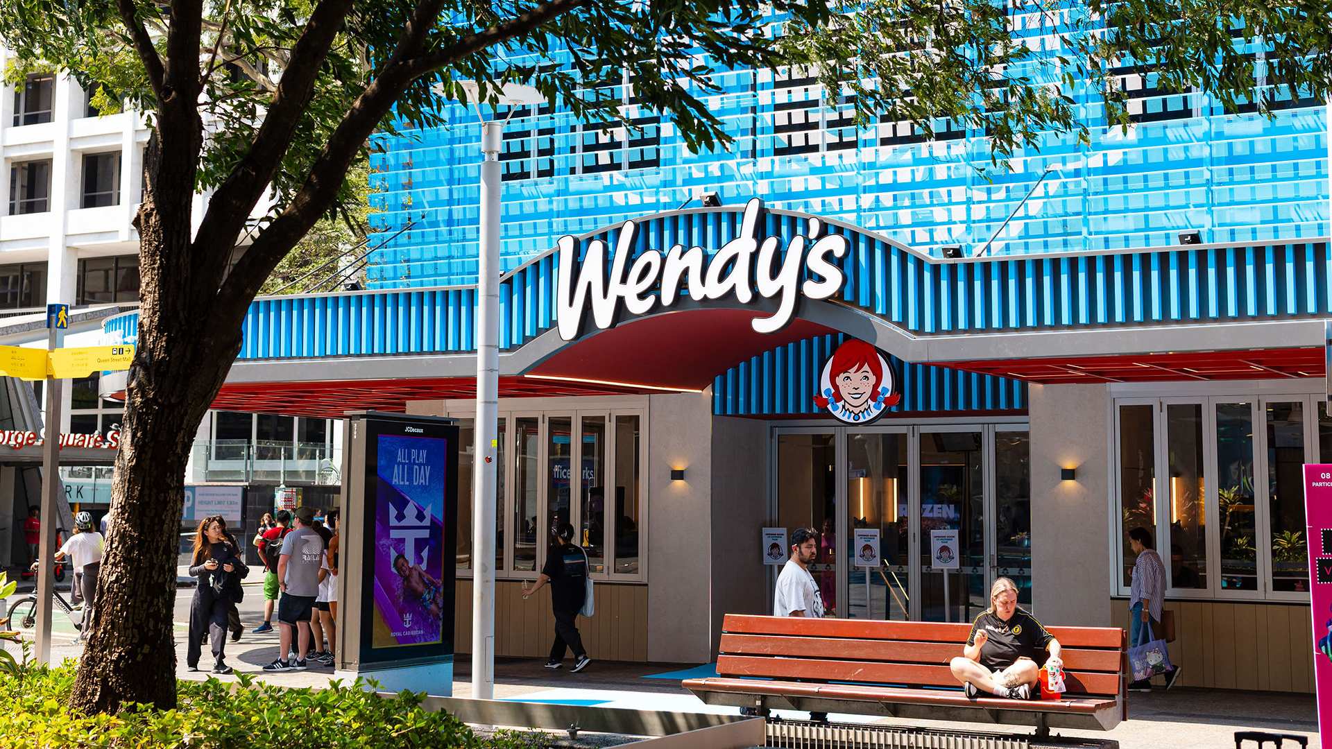 Wendys Brisbane opening, Aussies queue 5AM, iconic US burger chain, fast food Australia, Wendys Frosty, Baconmator burger, Queen Street Mall restaurant, Wendys Australia launch