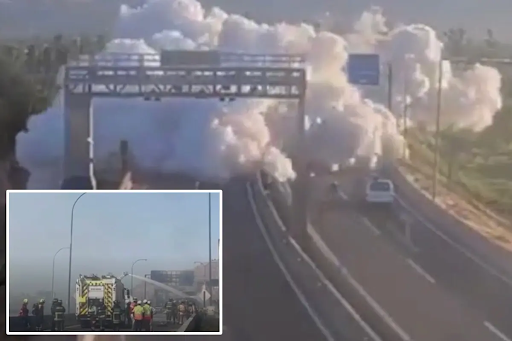 A massive white gas cloud engulfing a highway in Renca, Santiago, Chile after a truck explosion.