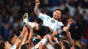 Lionel Messi celebrates scoring for Argentina during a dramatic FIFA World Cup 2026 MD22 recap match in Miami.